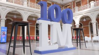 100lm 100lm