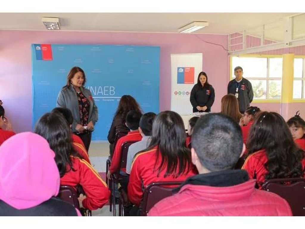 MIL 600 LENTES ENTREGARÁ GRATUITAMENTE JUNAEB A ESTUDIANTES DE MAGALLANES MIL 600 LENTES ENTREGARÁ GRATUITAMENTE JUNAEB A ESTUDIANTES DE MAGALLANES