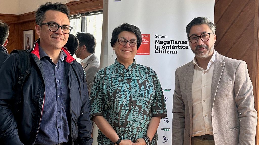 IA_SEREMI01 Adrian Paredes, seremi Verónica Vallejos y Leonardo Velásquez IA_SEREMI01 Adrian Paredes, seremi Verónica Vallejos y Leonardo Velásquez