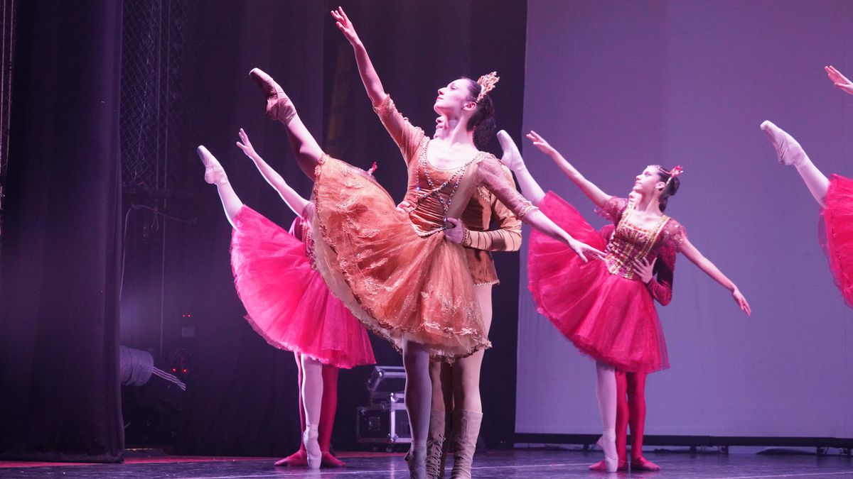 CERCA DE MIL PERSONAS DISFRUTARON DEL BALLET JUVENIL DEL TEATRO CERCA DE MIL PERSONAS DISFRUTARON DEL BALLET JUVENIL DEL TEATRO