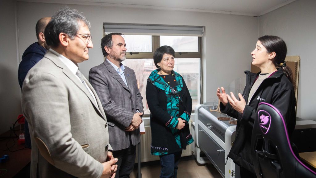 Rector de la UMAG, José Maripani, subdirector regional de Corfo, Oscar Strauss; seremi de Ciencias, Verónica Vallejos y Sofía Doberti, del FabLab Science Hub Rector de la UMAG, José Maripani, subdirector regional de Corfo, Oscar Strauss; seremi de Ciencias, Verónica Vallejos y Sofía Doberti, del FabLab Science Hub