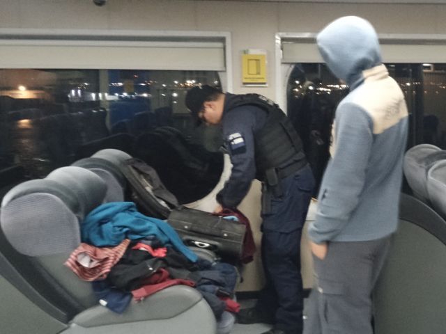 Operativo de Policía Marítima en ferry de conectividad 3