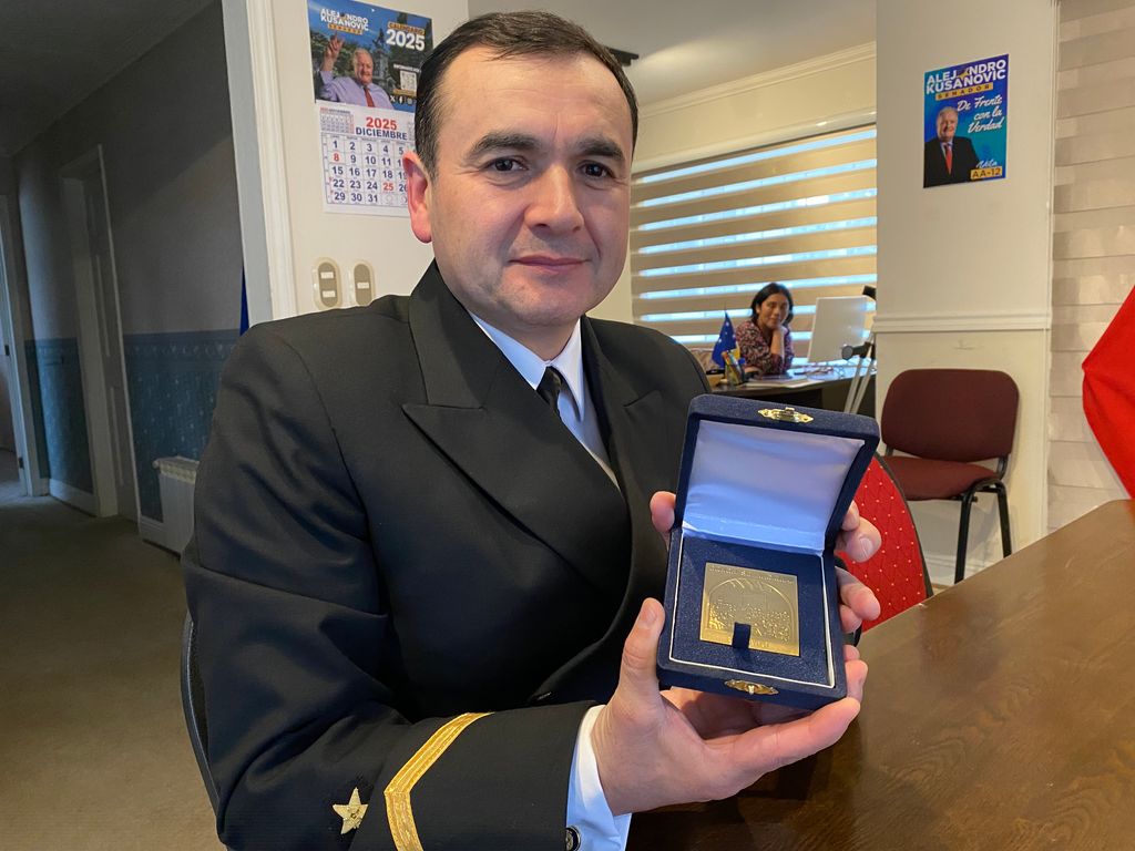 REconocimiento Senador Kusanovic al SOM Roberto Araneda 3 REconocimiento Senador Kusanovic al SOM Roberto Araneda 3