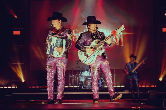 FOTO LA DESCENDENCIA FOTO LA DESCENDENCIA