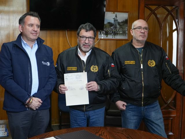 BOMBEROS (2) BOMBEROS (2)