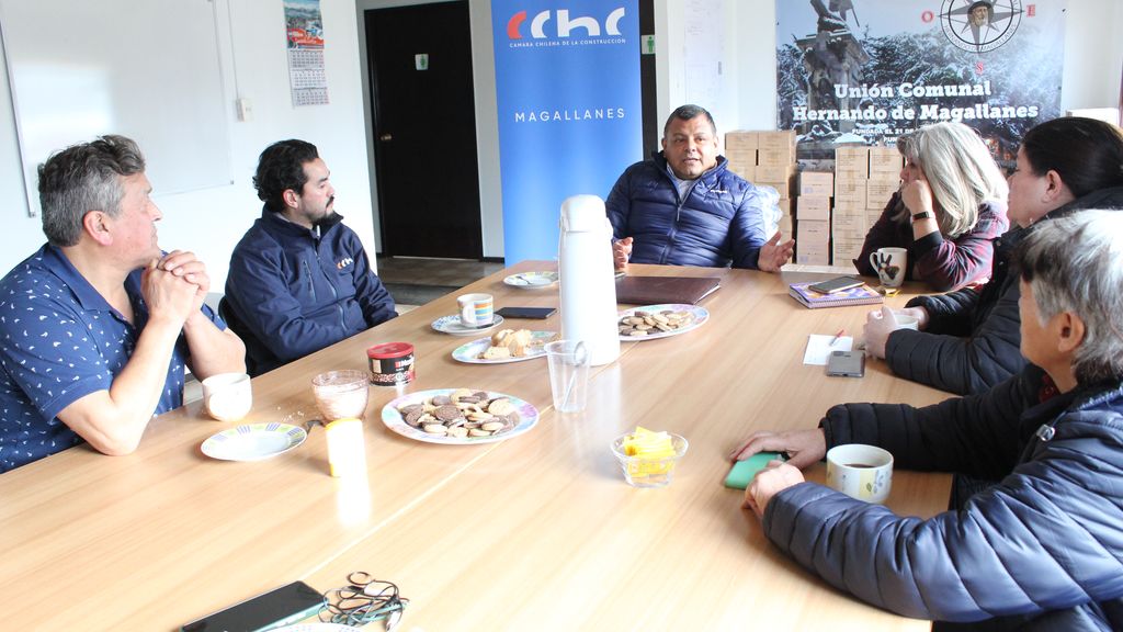 Donación CChC Blumar a UNCO Magallanes (9) Donación CChC Blumar a UNCO Magallanes (9)