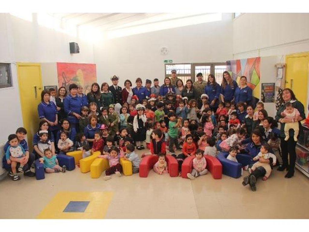 NUEVAMENTE FUNCIONARIOS DE LA ARMADA HICIERON TRABAJOS DE EMBELLECIMIENTO DEL JARDÍN INFANTIL “BAMBI”