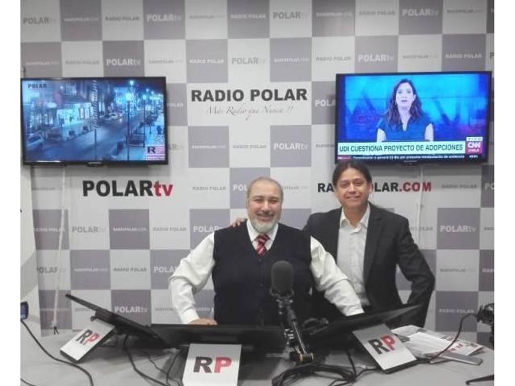 SICÓLOGO GONZALO BASCUÑÁN QUE TRABAJA EN LA OPD DE CABO DE HORNOS EN LA HORA POLAR