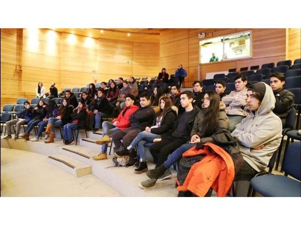 LICEO HERNANDO DE MAGALLANES DE PORVENIR REALIZÓ VISITA LA ESCUELA TECNOLÓGICA DE LA UNIVERSIDAD DE MAGALLANES