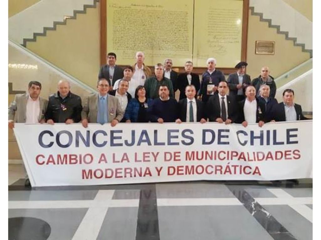 CONCEJALES DE CHILE PIDEN AL CONGRESO MAYORES ATRIBUCIONES PARA UNA MEJOR FISCALIZACIÓN CONCEJALES DE CHILE PIDEN AL CONGRESO MAYORES ATRIBUCIONES PARA UNA MEJOR FISCALIZACIÓN