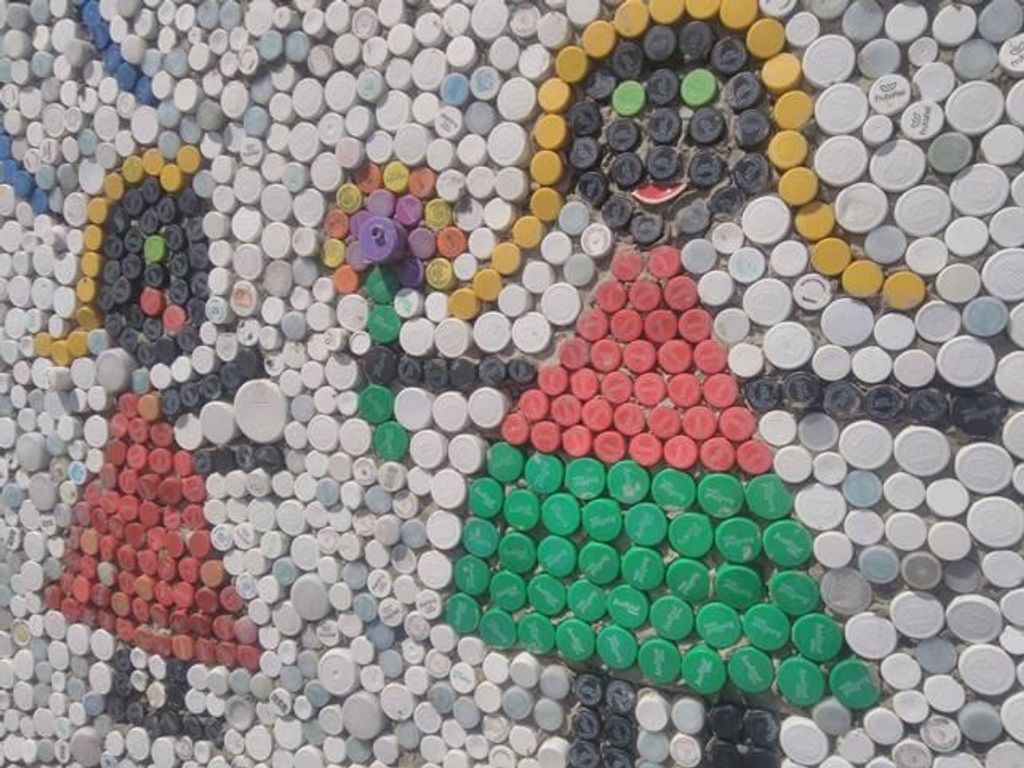 A BRASIL VIAJARÁN NIÑAS QUE CONSTRUYERON MURAL DE TAPAS DE BOTELLAS EN BARRIO SANTOS MARDONES A BRASIL VIAJARÁN NIÑAS QUE CONSTRUYERON MURAL DE TAPAS DE BOTELLAS EN BARRIO SANTOS MARDONES