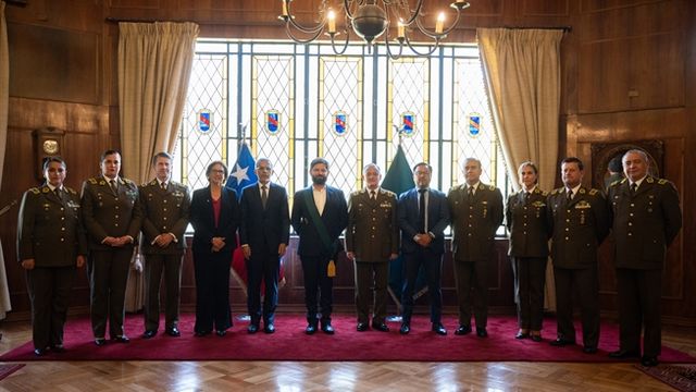 Gabriel Boric, condecoración Carabineros de Chile