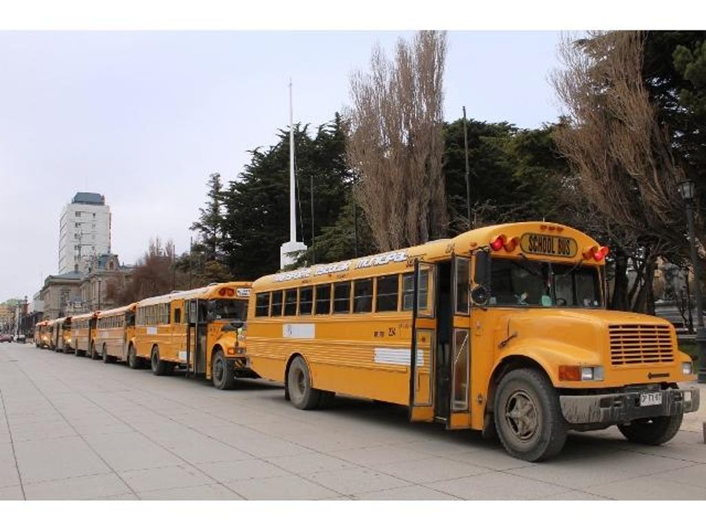 PELIGRA EL FUNCIONAMIENTO DE BUSES EN CUATRO COLEGIOS MUNICIPALES PELIGRA EL FUNCIONAMIENTO DE BUSES EN CUATRO COLEGIOS MUNICIPALES