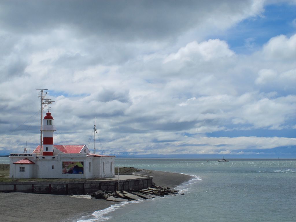 Faro_estrecho_de_magallanes Faro_estrecho_de_magallanes