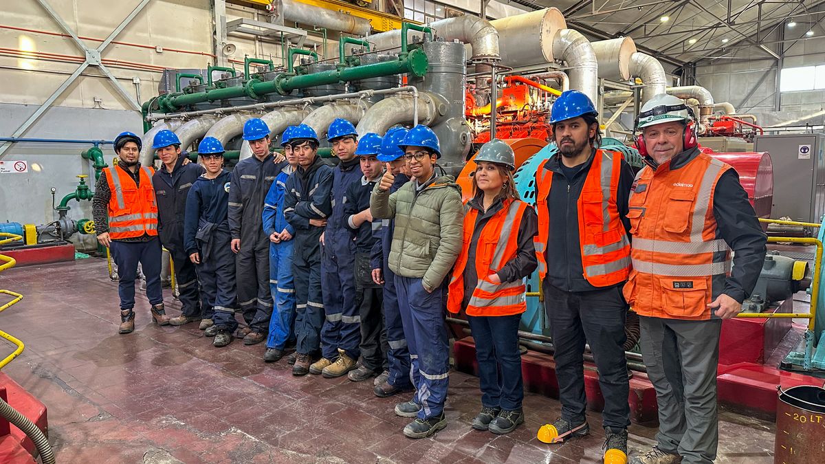 EDELMAG ACERCA SU LABOR A ESTUDIANTES Y COMUNIDAD EN PUERTO NATALES