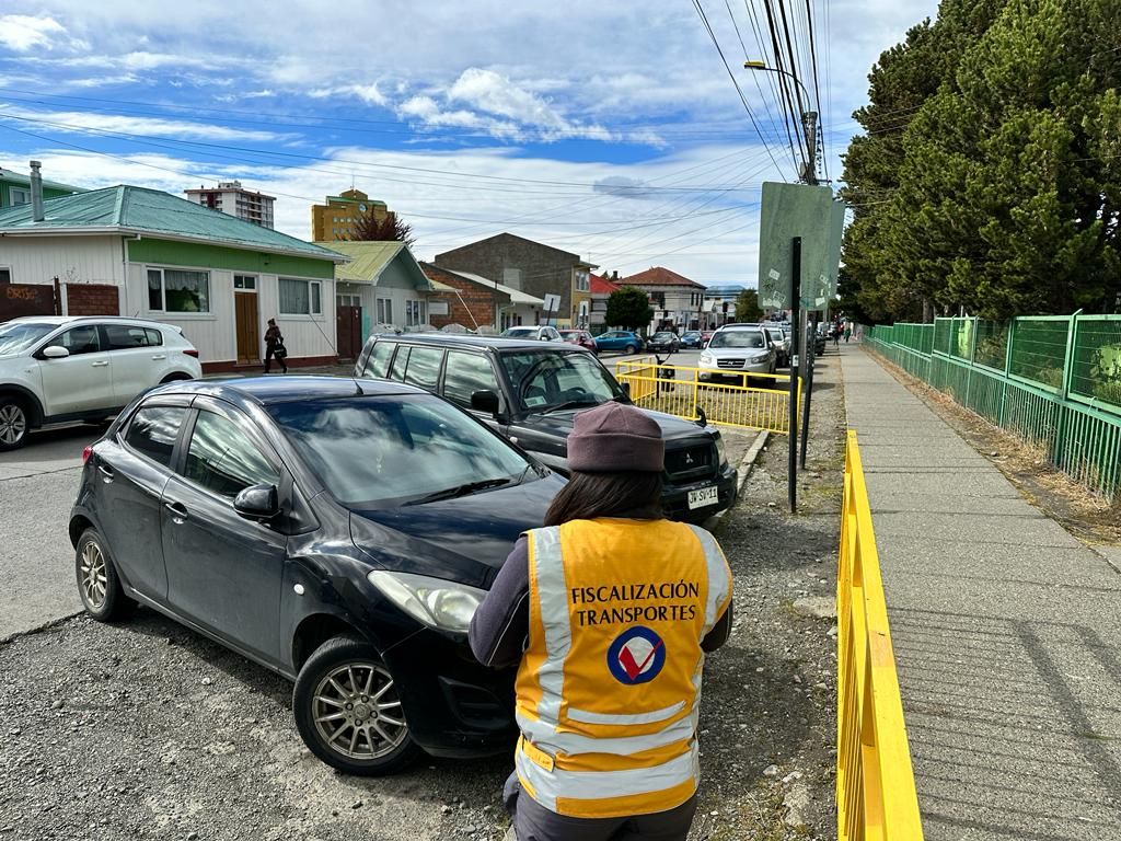 ESTACIONAMIENTO RESERVADO TTE ESCOLAR ESTACIONAMIENTO RESERVADO TTE ESCOLAR