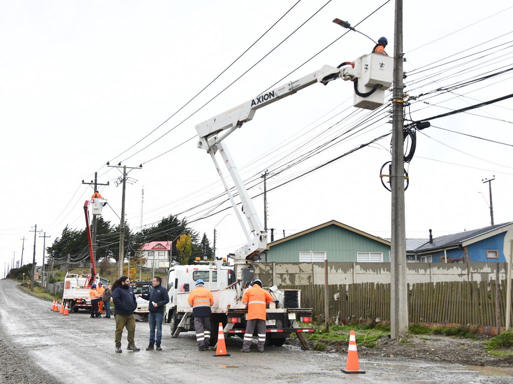 INSTALACIÓN DE LUMINARIAS LED (4) INSTALACIÓN DE LUMINARIAS LED (4)