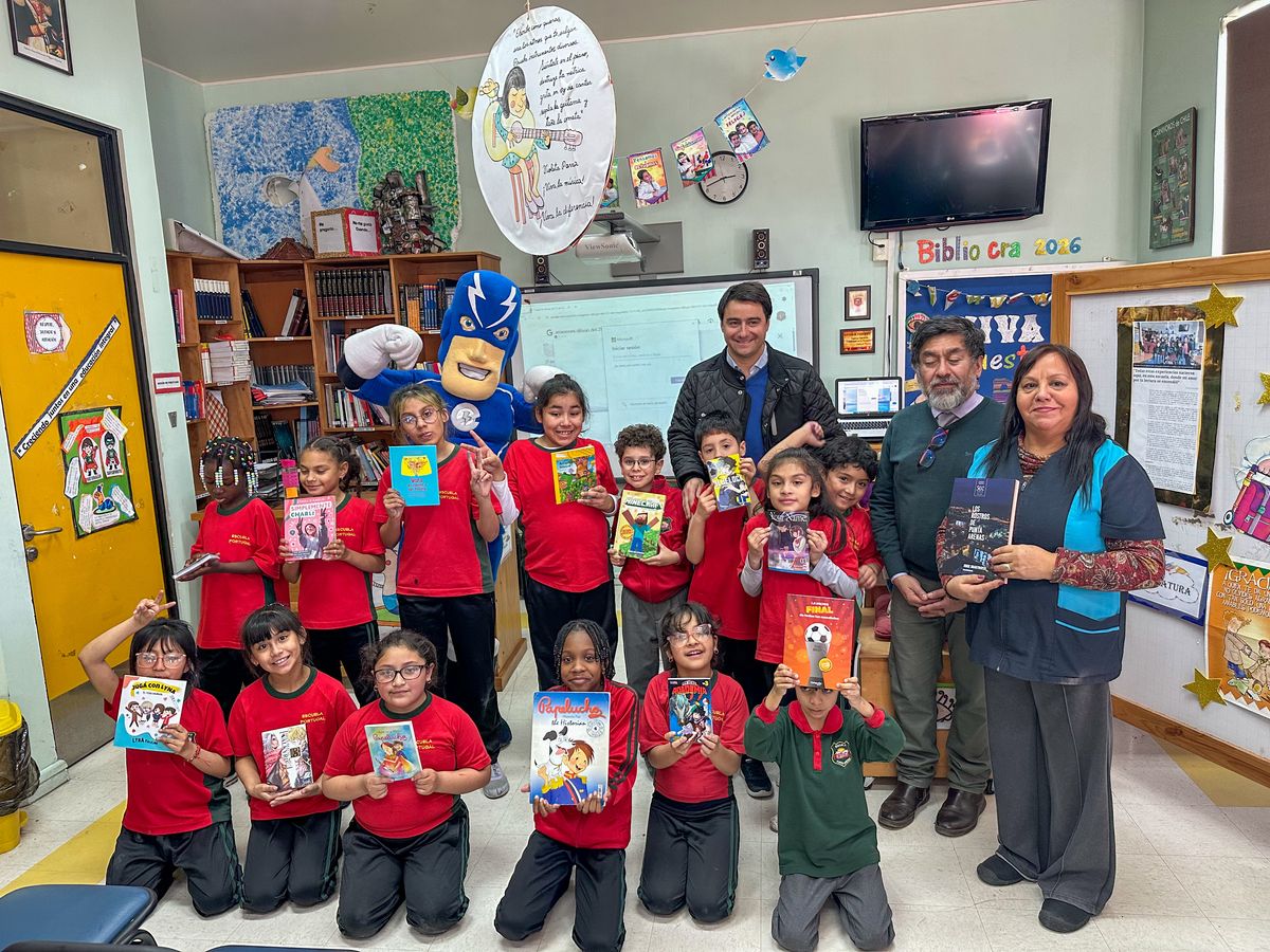 ESCUELA PORTUGAL RECIBE DONACIÓN DE LIBROS GRACIAS A INICIATIVA DE EDELMAG