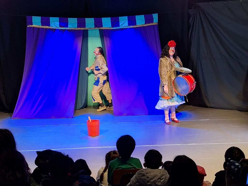 Show 2 Show 2