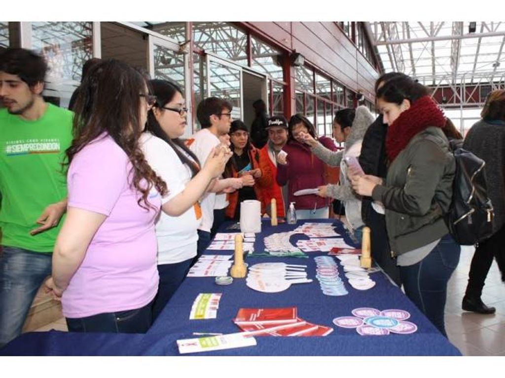 EN CONMEMORACIÓN DEL CANDLELIGHT, SEREMI DE SALUD JUNTO A ENFERMERÍA DE LA UMAG REALIZAN LANZAMIENTO DE MESAS EDUCATIVAS DE PREVENCIÓN DE VIH E ITS EN CONMEMORACIÓN DEL CANDLELIGHT, SEREMI DE SALUD JUNTO A ENFERMERÍA DE LA UMAG REALIZAN LANZAMIENTO DE MESAS EDUCATIVAS DE PREVENCIÓN DE VIH E ITS