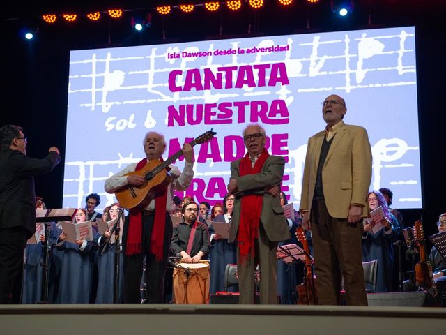 cantatanuestramadre