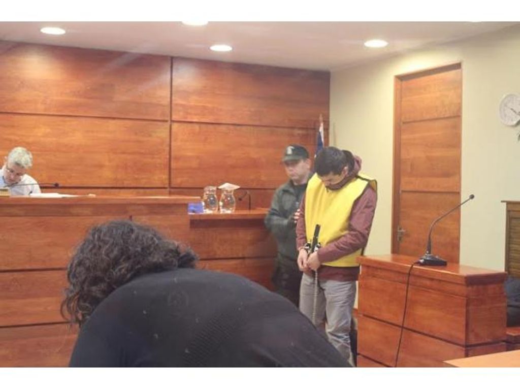 FORMALIZADO IMPUTADO POR HURTO DE 27 MILLONES DE PESOS QUE SUSTRAJO DESDE EL INTERIOR DE LA CAMIONETA DEL EMPRESARIO DE FERRETERÍA Y CONSTRUCTORA DON TUTY FORMALIZADO IMPUTADO POR HURTO DE 27 MILLONES DE PESOS QUE SUSTRAJO DESDE EL INTERIOR DE LA CAMIONETA DEL EMPRESARIO DE FERRETERÍA Y CONSTRUCTORA DON TUTY