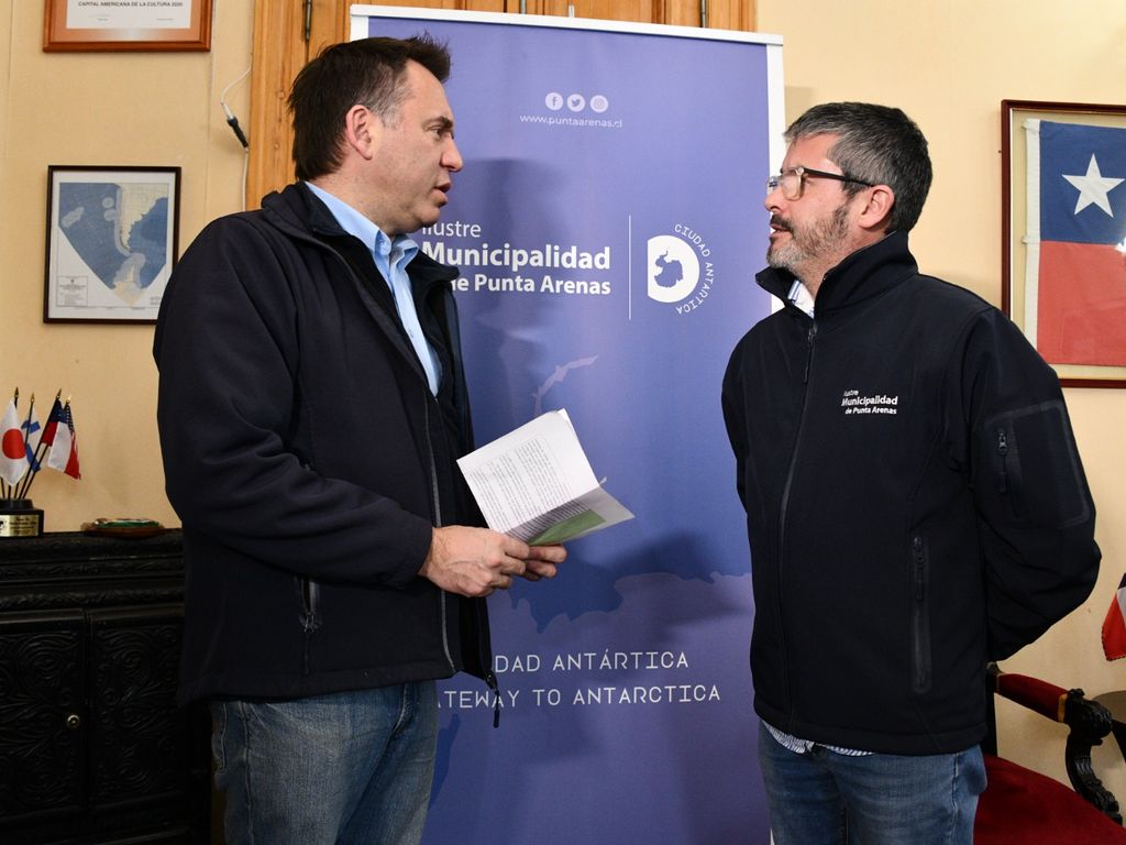 RECEPCIÓN DE BATERÍAS DE VEHÍCULOS RECEPCIÓN DE BATERÍAS DE VEHÍCULOS