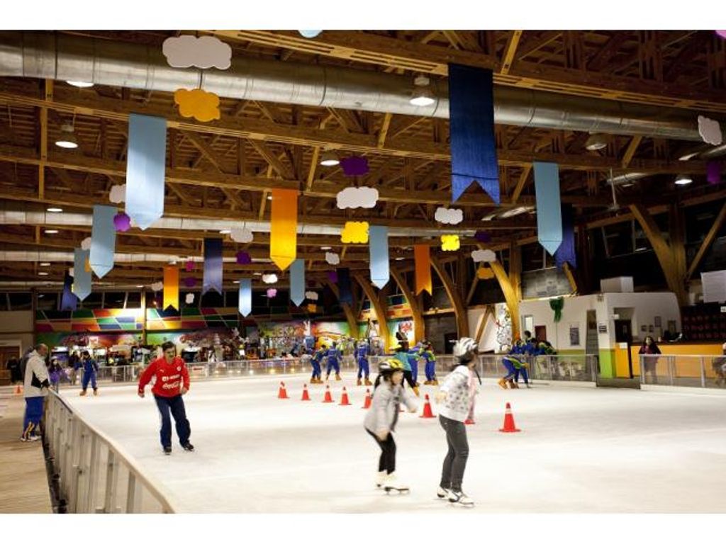 ZONA FRANCA: HASTA EL DOMINGO SE 
PODRÁ PATINAR SOBRE HIELO