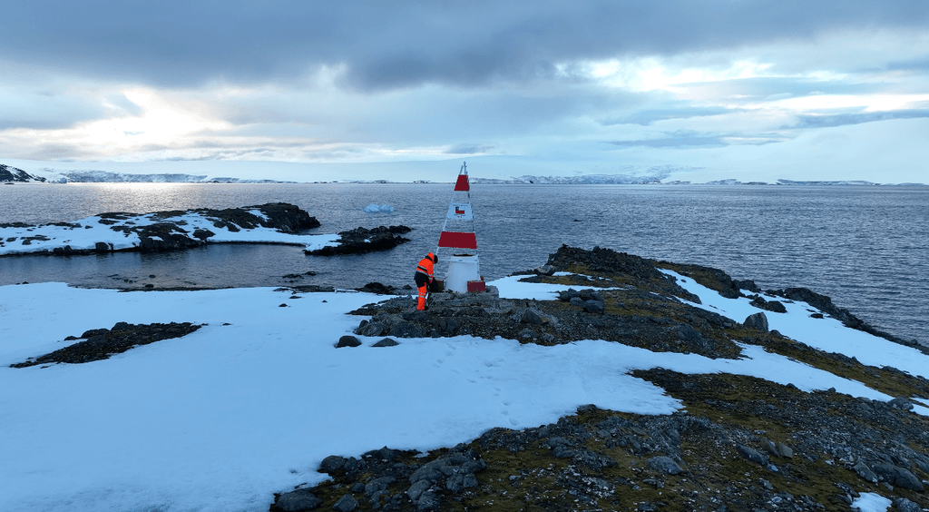 En los maravillosos parajes los fareros del fin del mundo cumplen la fundamental tarea de guiar a los navegantes En los maravillosos parajes los fareros del fin del mundo cumplen la fundamental tarea de guiar a los navegantes