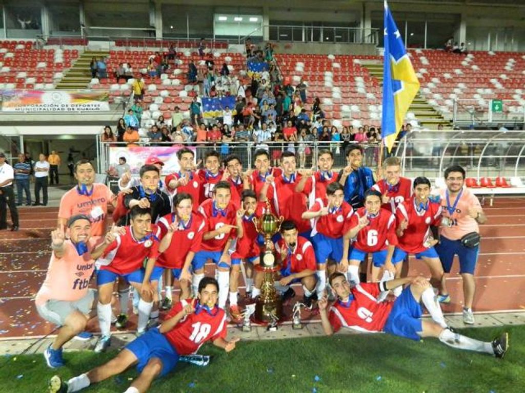 CAMPEONES JUVENILES DE CHILE PRESENTES EN POLAR EN EL DEPORTE CAMPEONES JUVENILES DE CHILE PRESENTES EN POLAR EN EL DEPORTE