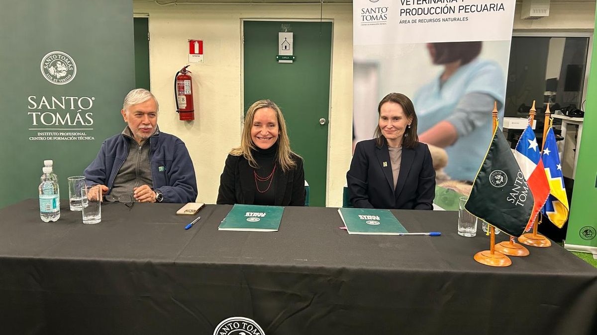 SANTO TOMÁS E INIA FIRMAN CONVENIO PARA FORTALECER LA FORMACIÓN TÉCNICA E INVESTIGACIÓN APLICADA