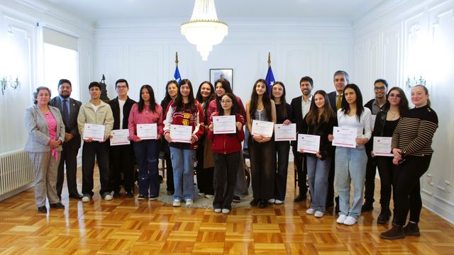 distinguen las trayectorias educativas de 14 estudiantes magallanicos con alto desempeño en la paes distinguen las trayectorias educativas de 14 estudiantes magallanicos con alto desempeño en la paes