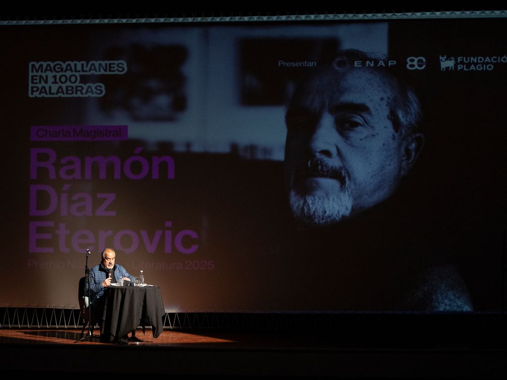 Ramón Díaz Eterovic dictó una charla magistral sobre sus procesos creativos y los libros que marcaron su interés por la lectura y escritura Ramón Díaz Eterovic dictó una charla magistral sobre sus procesos creativos y los libros que marcaron su interés por la lectura y escritura