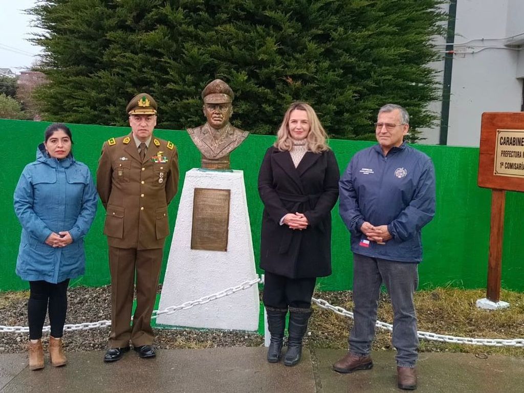 homenajecarabinerospuq homenajecarabinerospuq