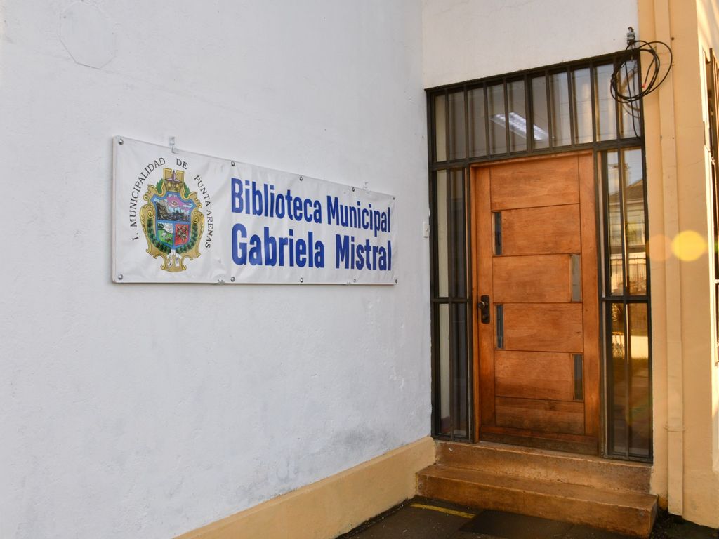BIBLIOTECA MUNICIPAL GABRIELA MISTRAL (9) BIBLIOTECA MUNICIPAL GABRIELA MISTRAL (9)