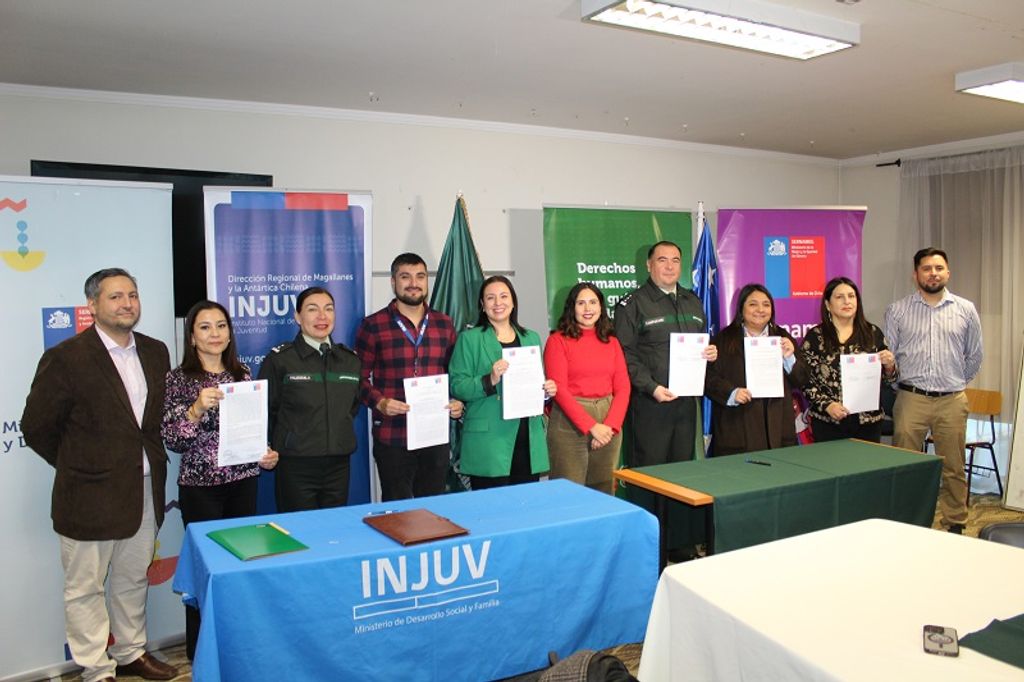 FIRMA CONVENIOS INJUV SERNAMEG (1) FIRMA CONVENIOS INJUV SERNAMEG (1)