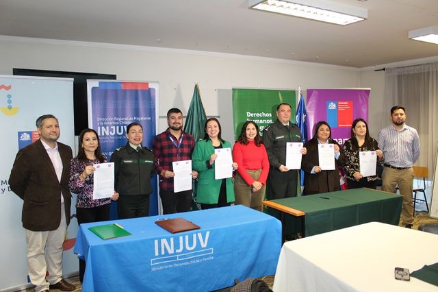 FIRMA CONVENIOS INJUV SERNAMEG (1) FIRMA CONVENIOS INJUV SERNAMEG (1)