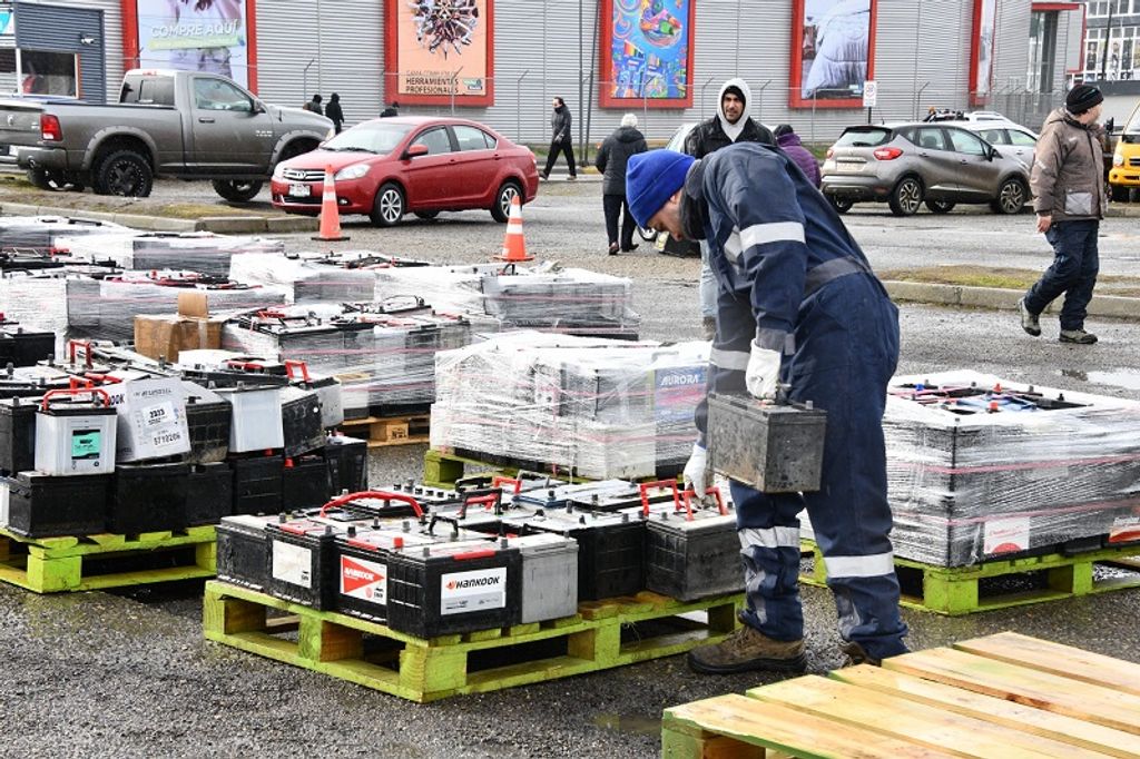 ACOPIO DE BATERÍAS DE AUTO (1) ACOPIO DE BATERÍAS DE AUTO (1)