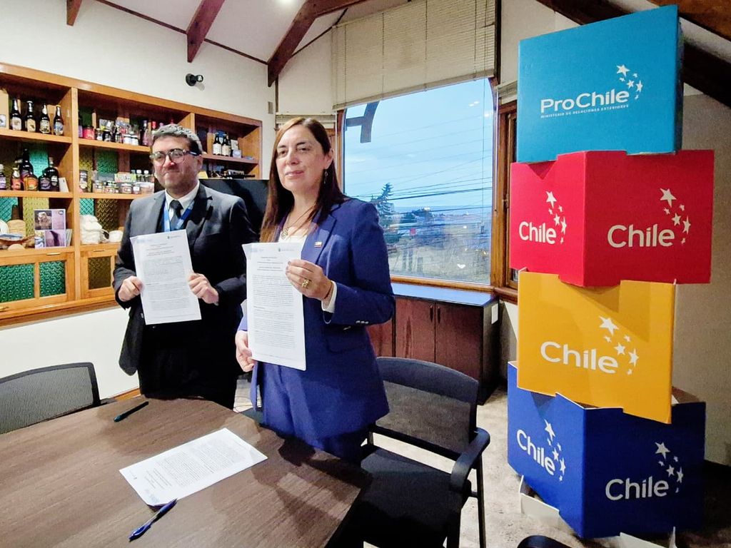 Comunicado Convenio SERNAC e I Municipalidad de Torres del Paine (3) Comunicado Convenio SERNAC e I Municipalidad de Torres del Paine (3)