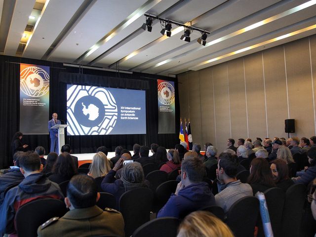 Inauguración ISAES 2025