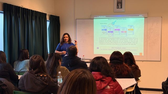 Estudiantes capacitación SII