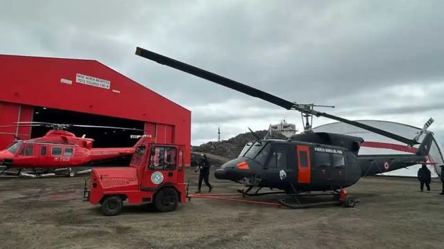 Helicoptero-Bell-212-de-la-Fuerza-Aerea-del-Peru-en-la-Base-Presidente-Eduardo-Frei-Territorio-Antartico-Chileno-Foto-FAP Helicoptero-Bell-212-de-la-Fuerza-Aerea-del-Peru-en-la-Base-Presidente-Eduardo-Frei-Territorio-Antartico-Chileno-Foto-FAP