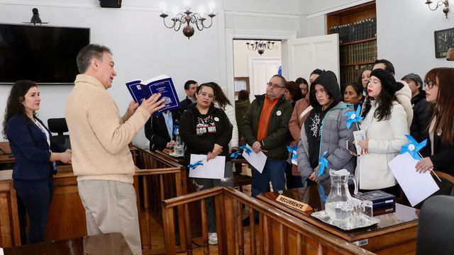 PRESIDENTE ENSEÑA CODIGO PENAL PRESIDENTE ENSEÑA CODIGO PENAL