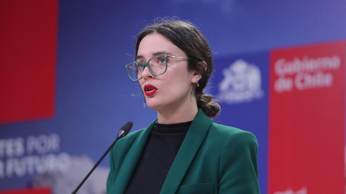 ENCUESTA CADEM POSICIONA A CAMILA VALLEJO COMO LA MINISTRA MEJOR EVALUADA DEL GOBIERNO DE BORIC