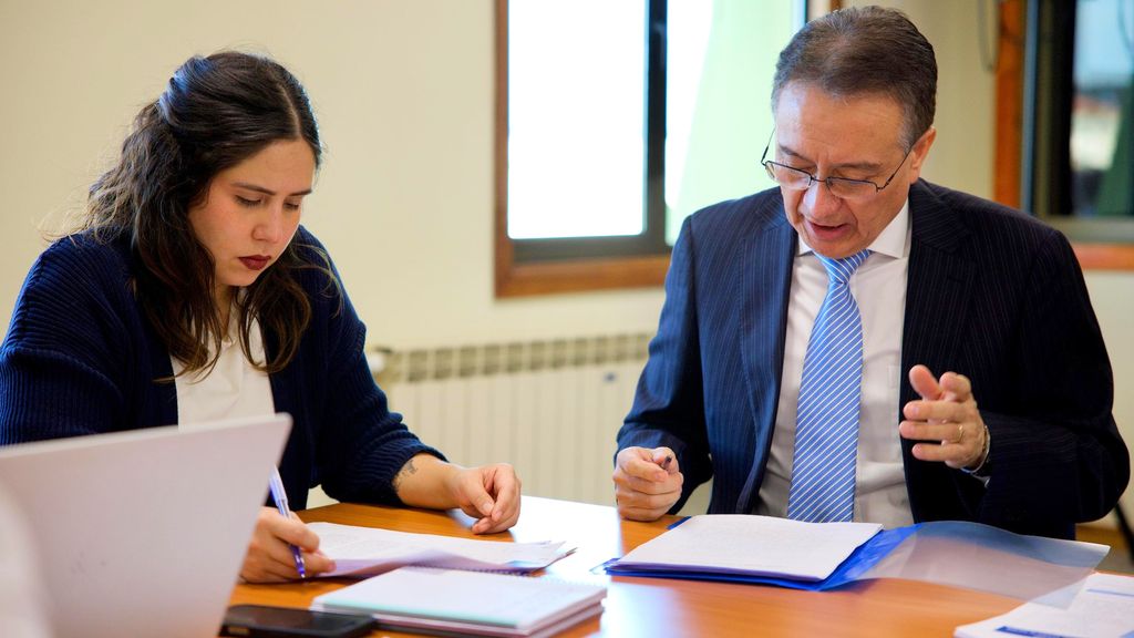 SEREMI DE JUSTICIA MICHELE PEUTAT Y PDTE CORTE APELACIONES MARCOS KUSANOVIC