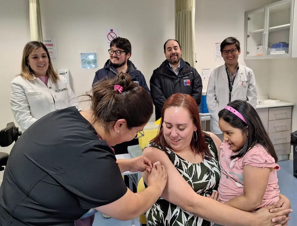 primera usuaria en ser vacunada primera usuaria en ser vacunada