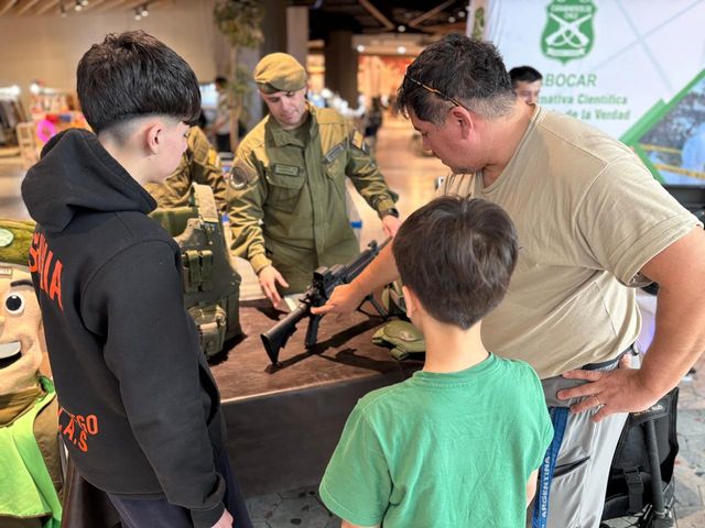 carabinerosmall carabinerosmall