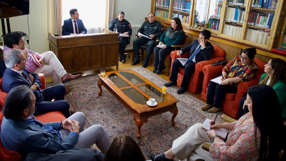 MESA DE SUPERVISIÓN CARCELARIA ANALIZA SOBREPOBLACIÓN PENAL EN PUNTA ARENAS