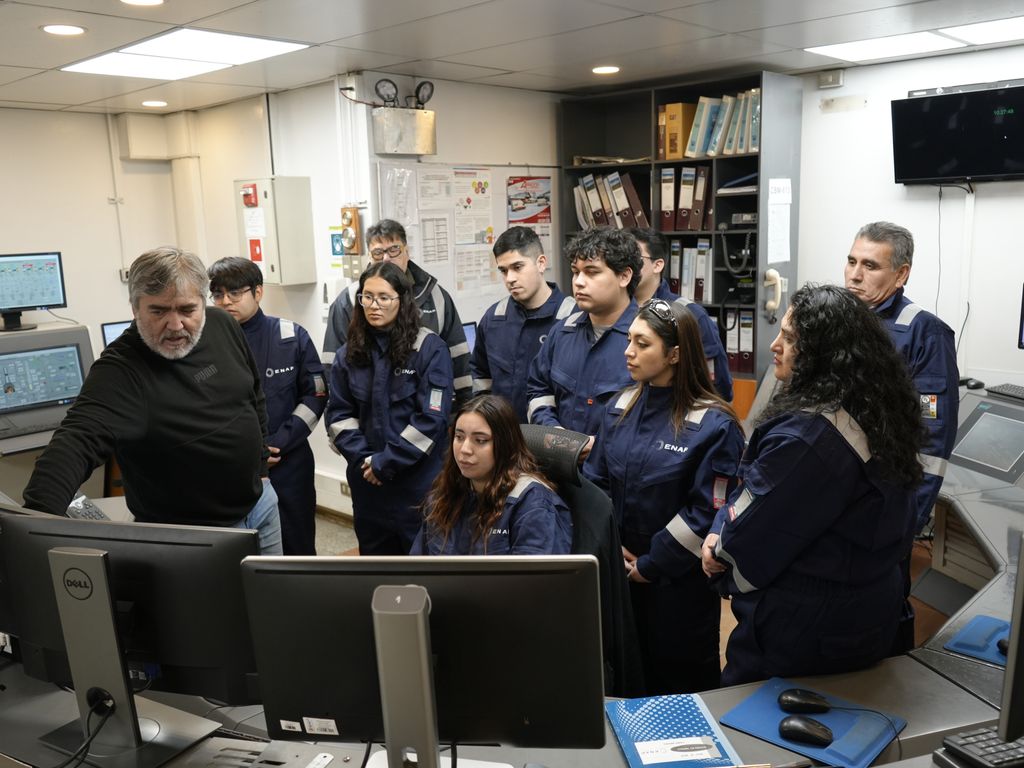 Visita Sala de Control Planta Cabo Negro