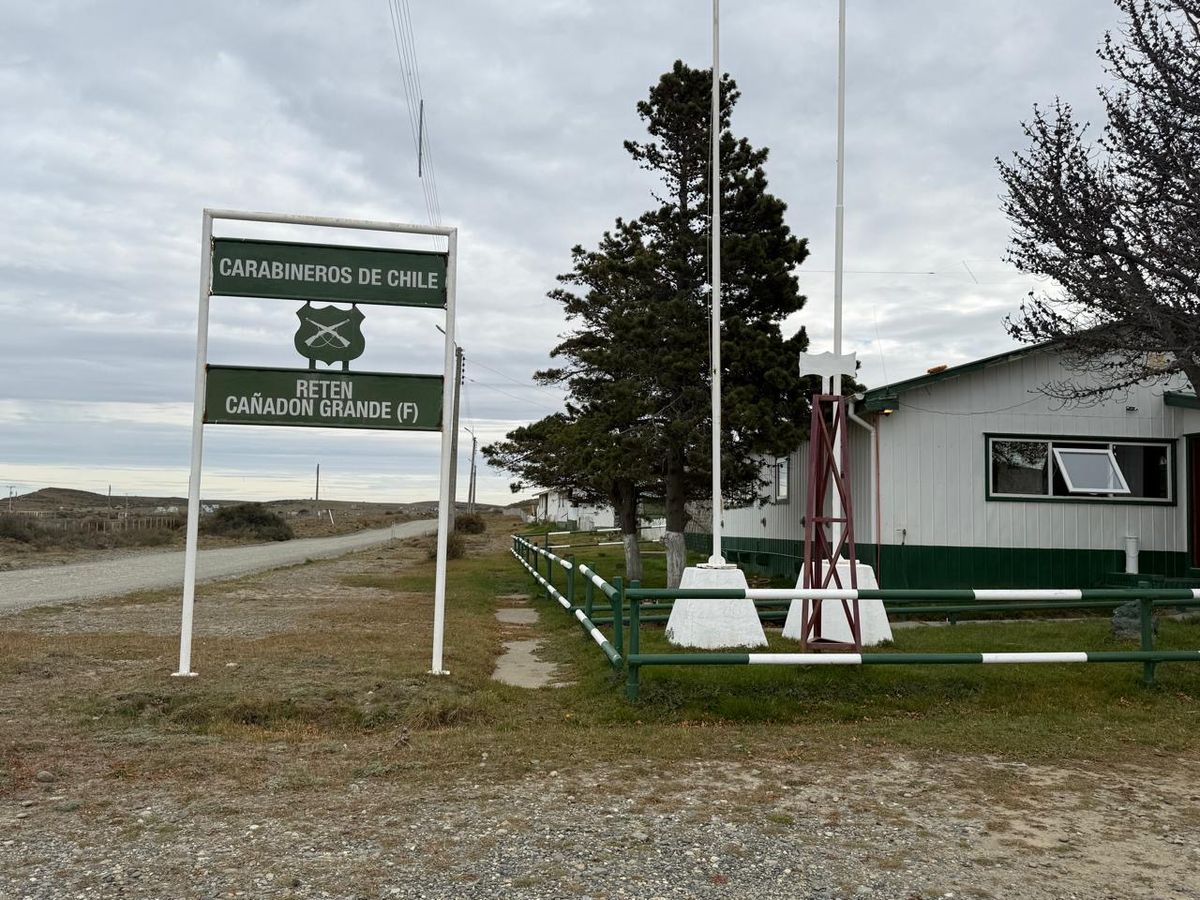 RETÉN FRONTERIZO CAÑADÓN GRANDE RECIBE VISITA DEL SEREMI DE SEGURIDAD PÚBLICA DE MAGALLANES Y ANTÁRTICA CHILENA